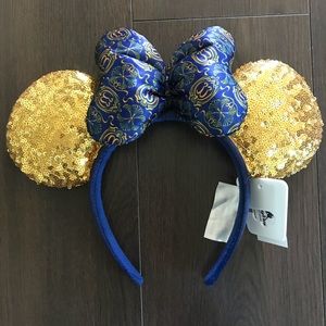 Sold Out Club 33 Ears